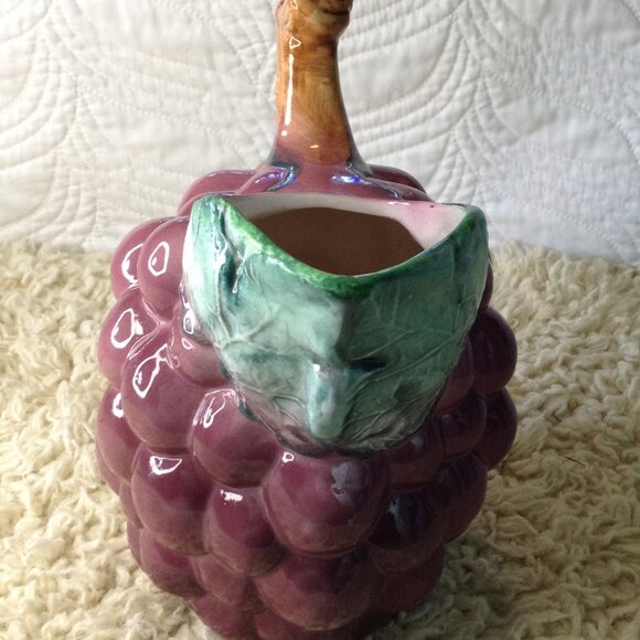 VTG Grape Cluster Majolica Handled pitcher, Poss. Italian Made, Collectible - Picture 3 of 5